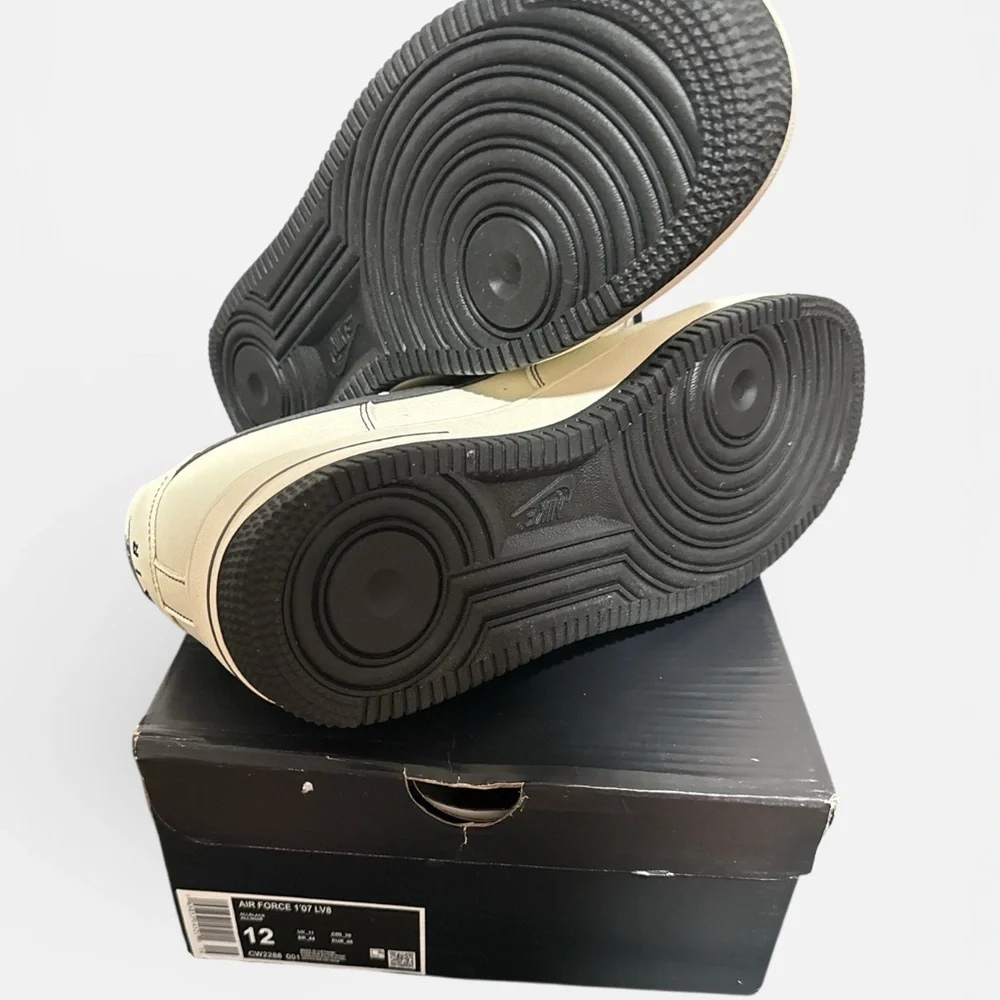 New Nike Air-force  low 1. 10.5 - Picture 6 of 9